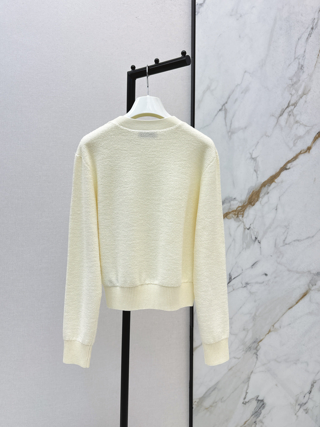 Loe NEW knitted sweater