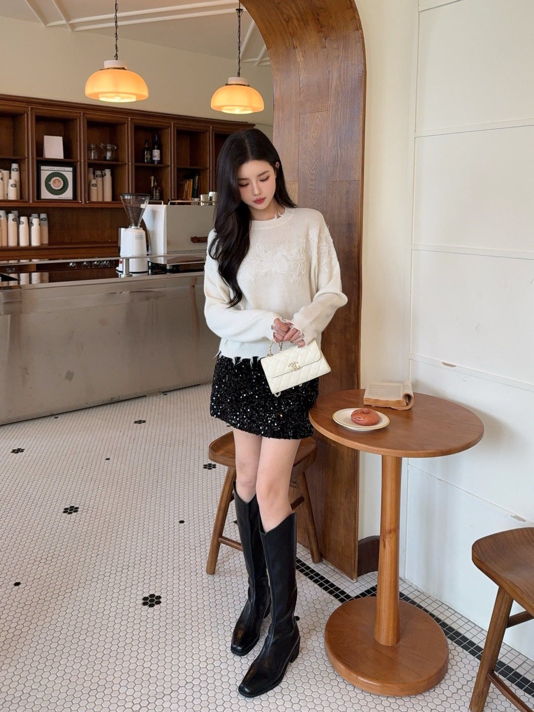 Es NEW Crew neck sweater