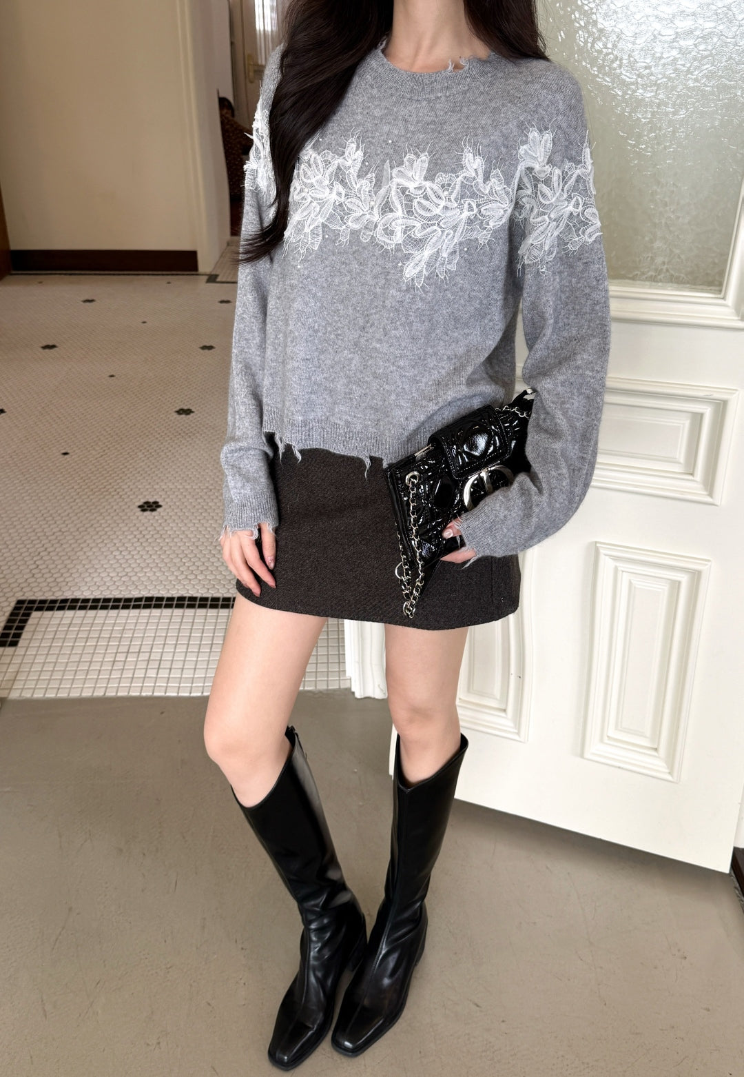 Es NEW Crew neck sweater