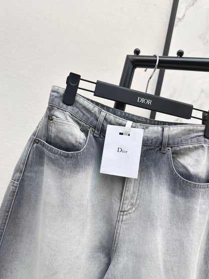 CD NEW Distressed and faded denim jeans