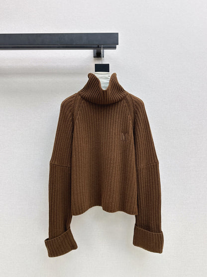 Max NEW turtleneck sweater