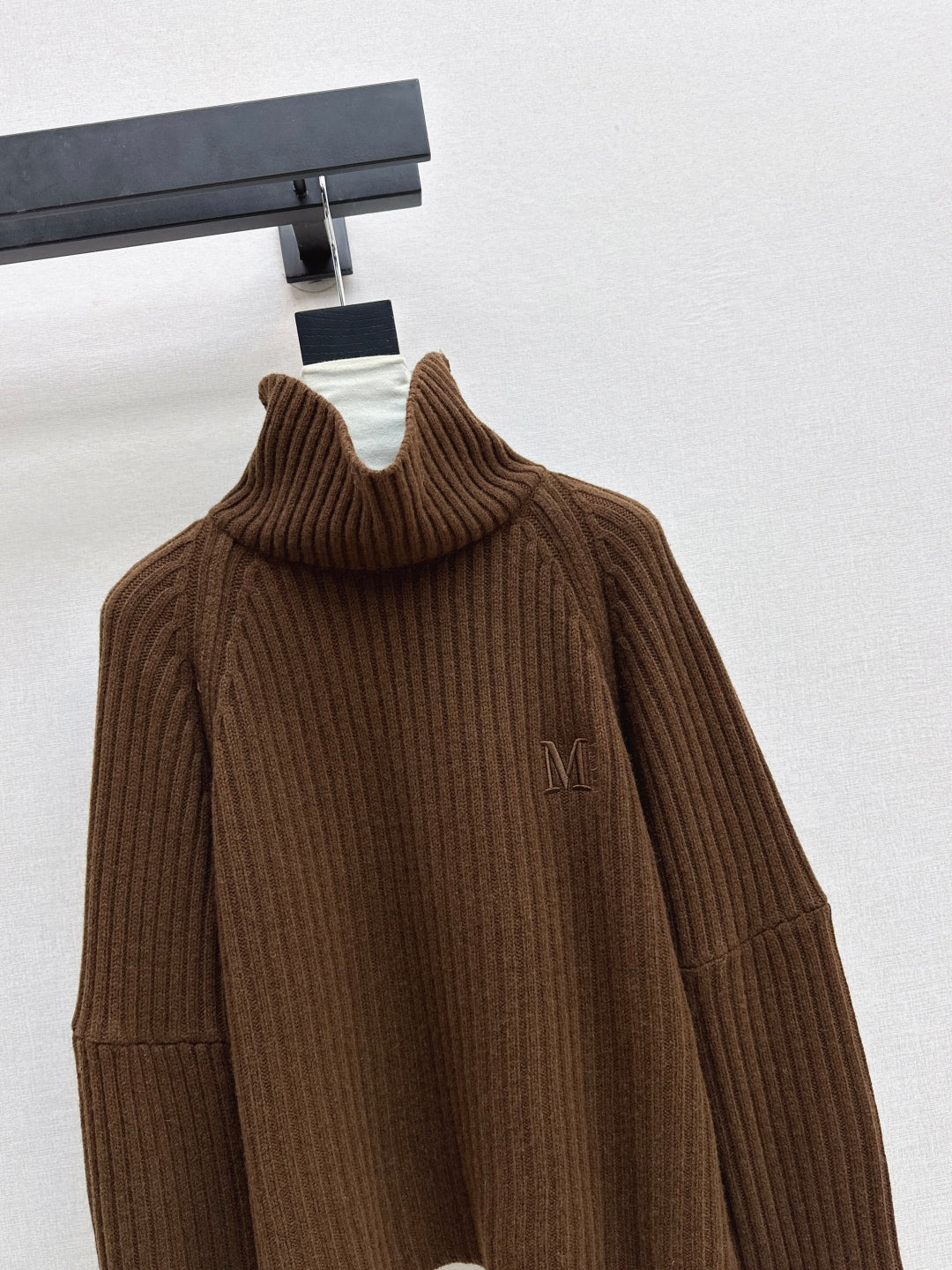 Max NEW turtleneck sweater