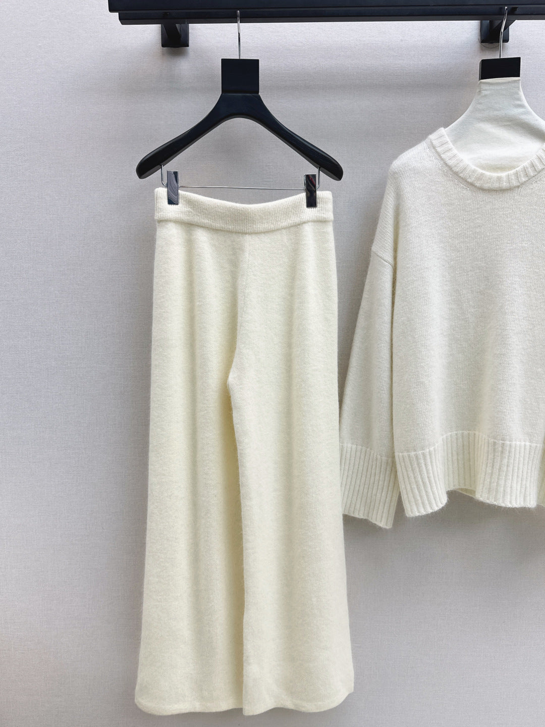 Brun NEW knitted suit