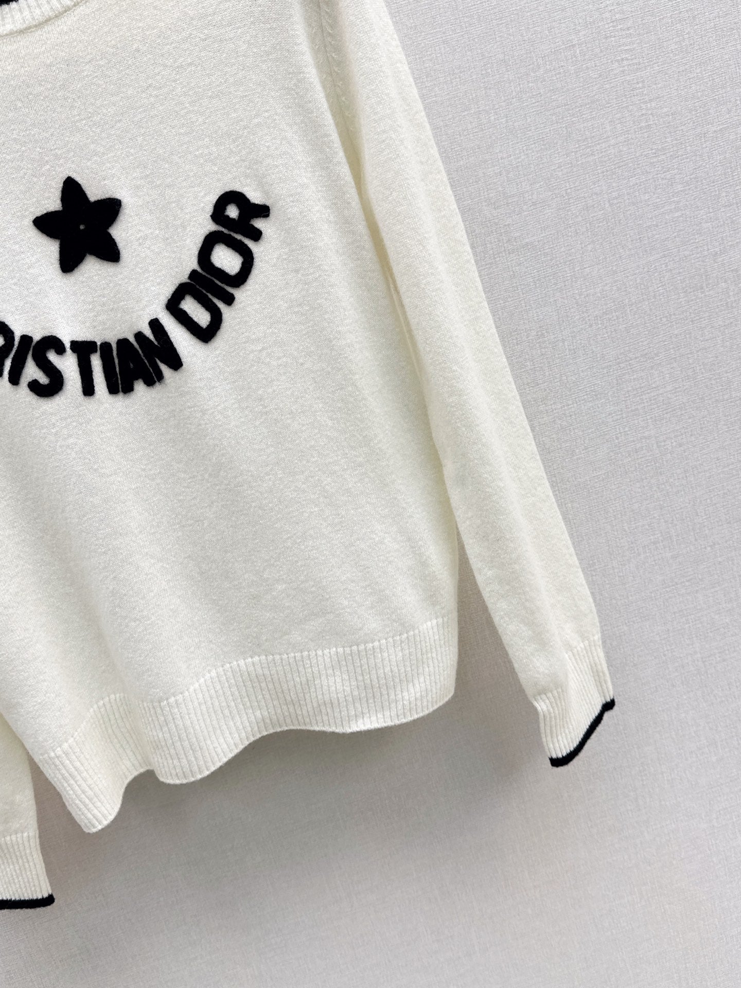 CD NEW Embroidered sweater