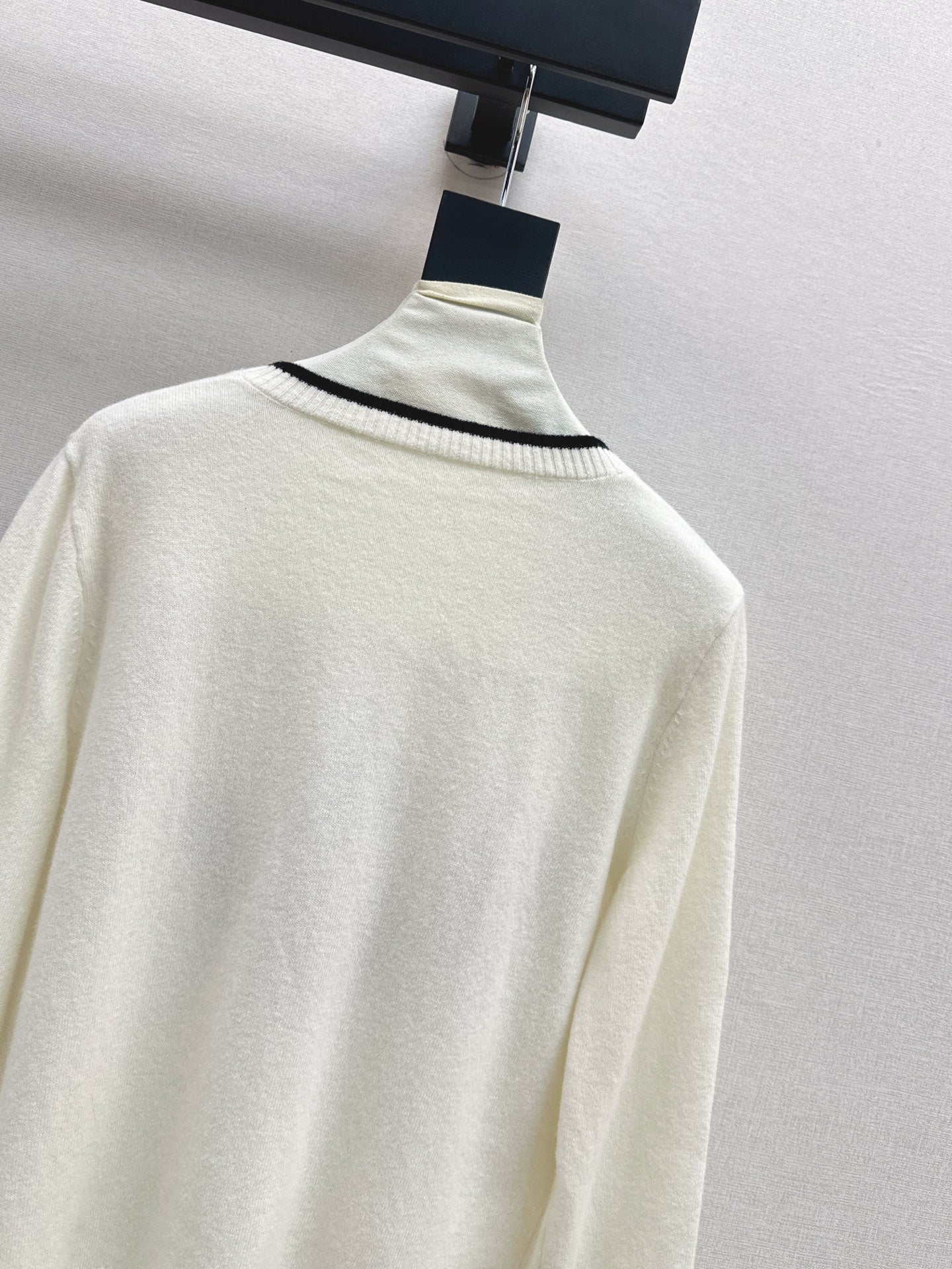 CD NEW Embroidered sweater