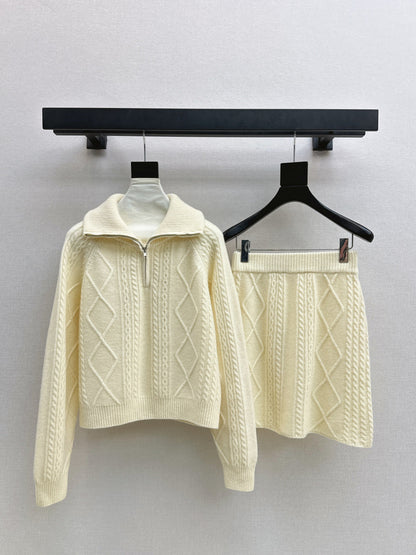 Loro NEW knitted suit