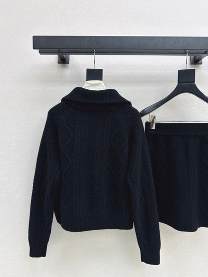 Loro NEW knitted suit