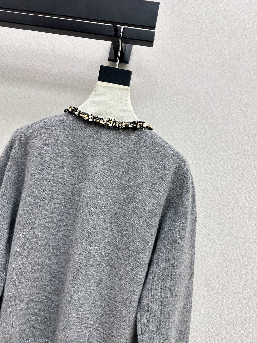 Max NEW V-neck cardigan