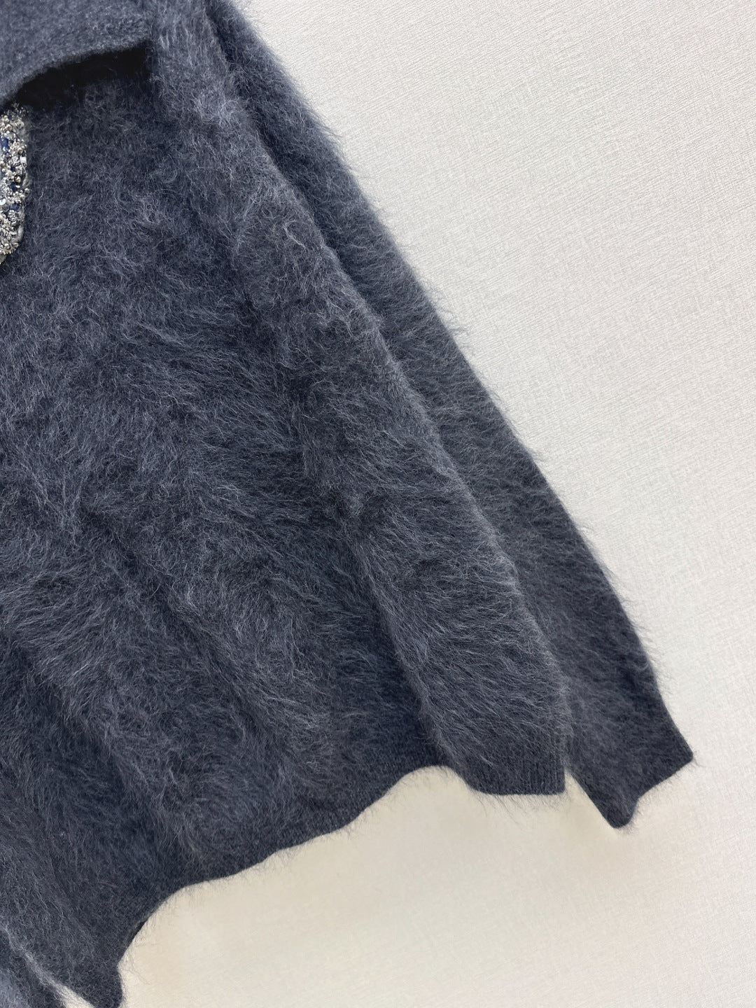 Chan NEW V-neck sweater