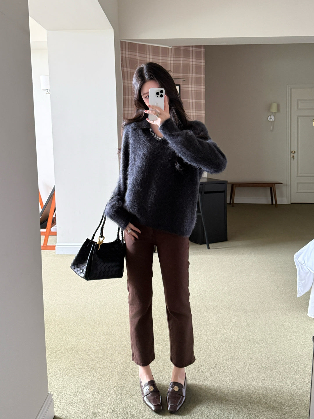 Chan NEW V-neck sweater