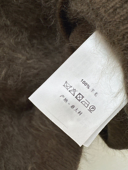 Chan NEW V-neck sweater