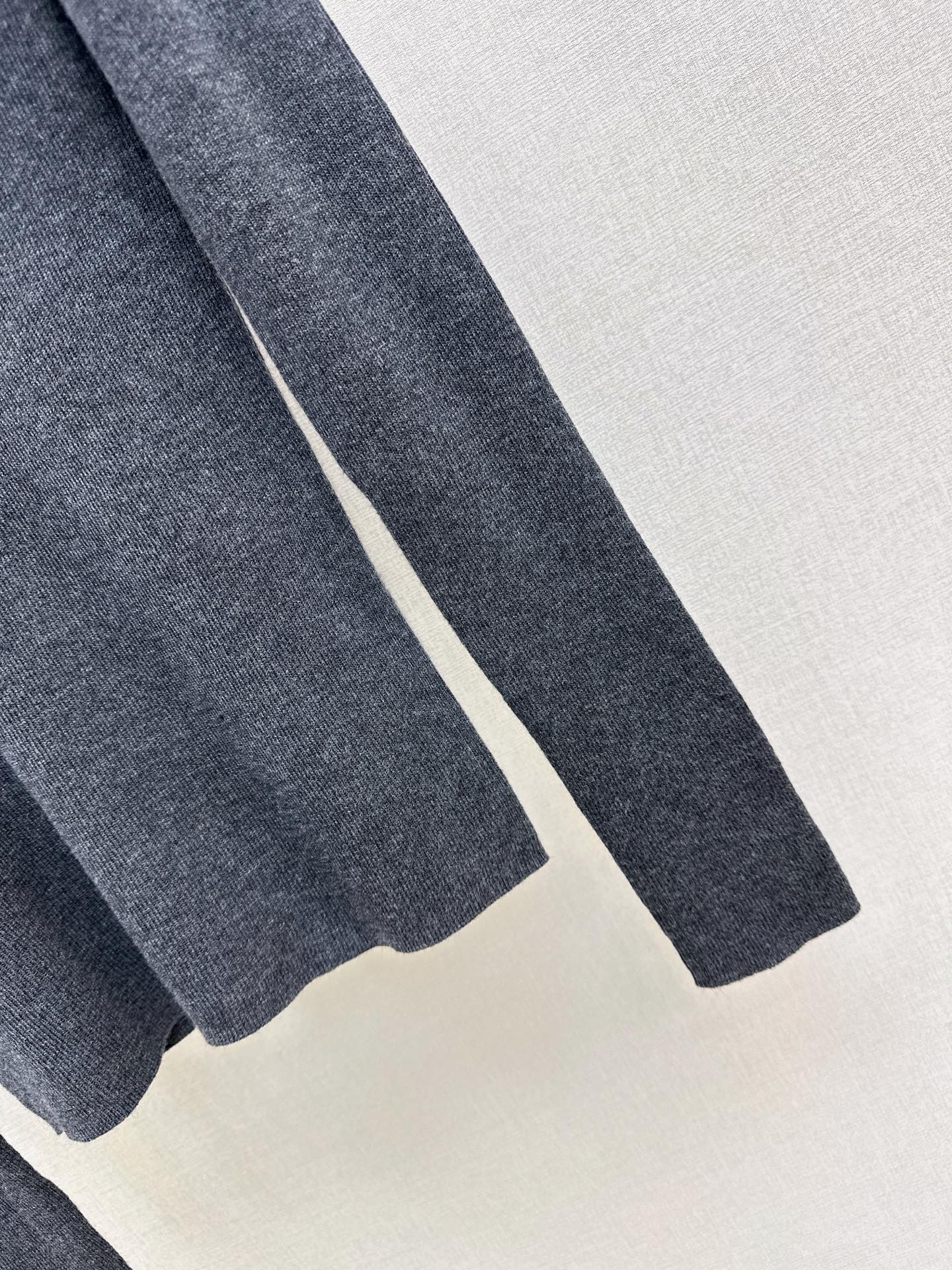 Thom NEW U-neck base layer