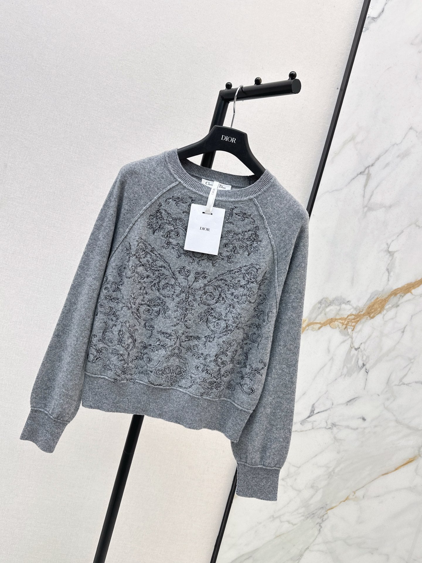 CD NEW Cashmere sweater