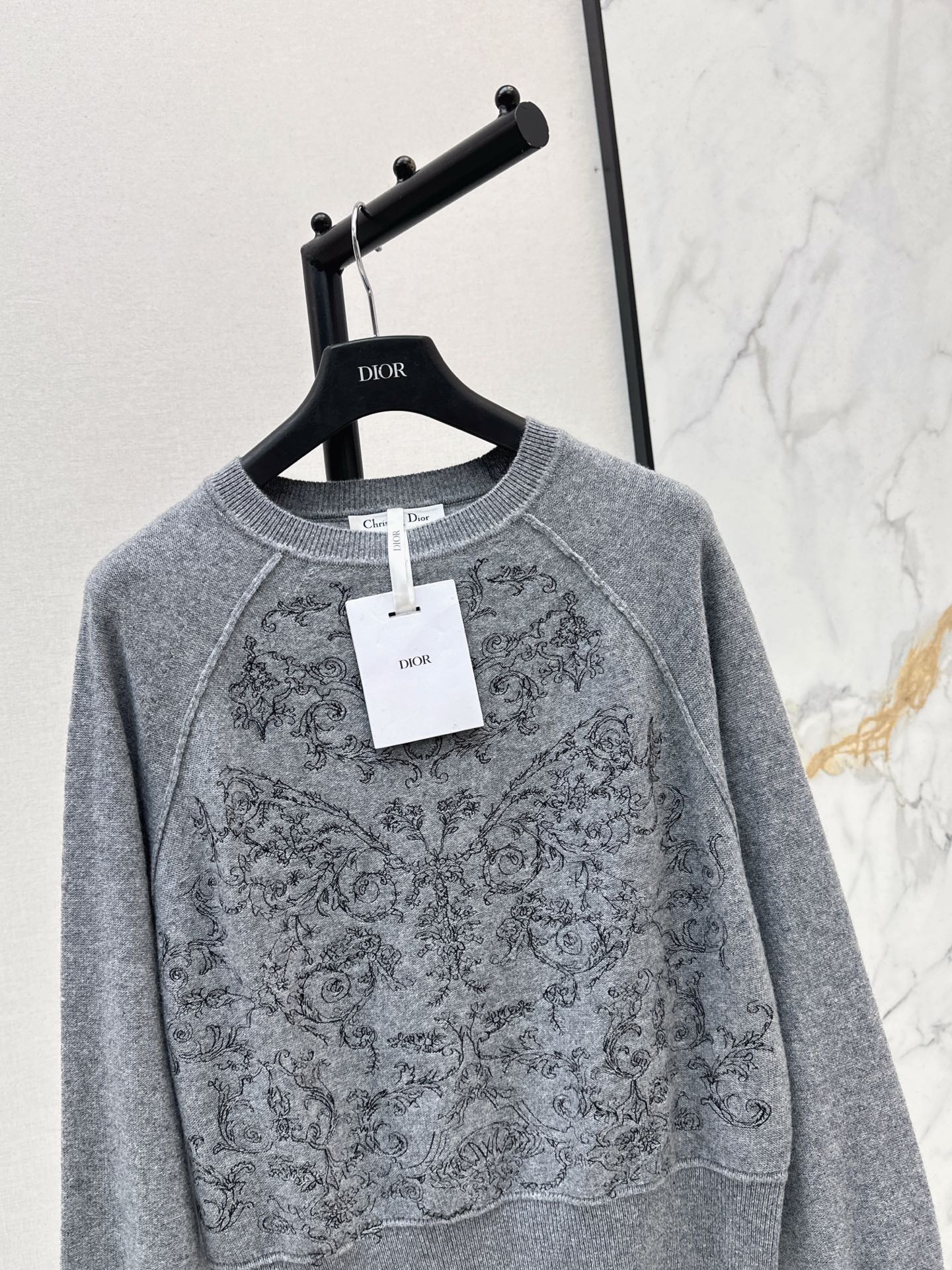 CD NEW Cashmere sweater