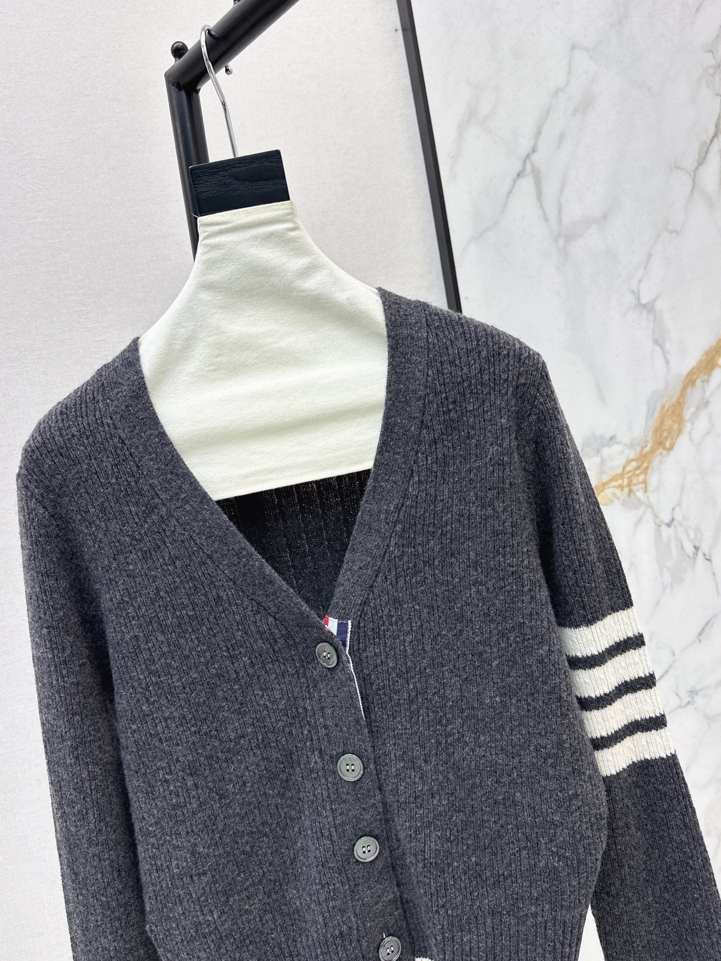 Thom NEW V-neck wool cardigan