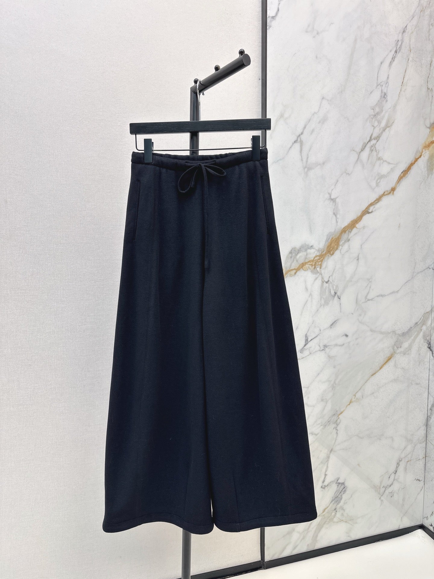 Brune NEW Straight pants