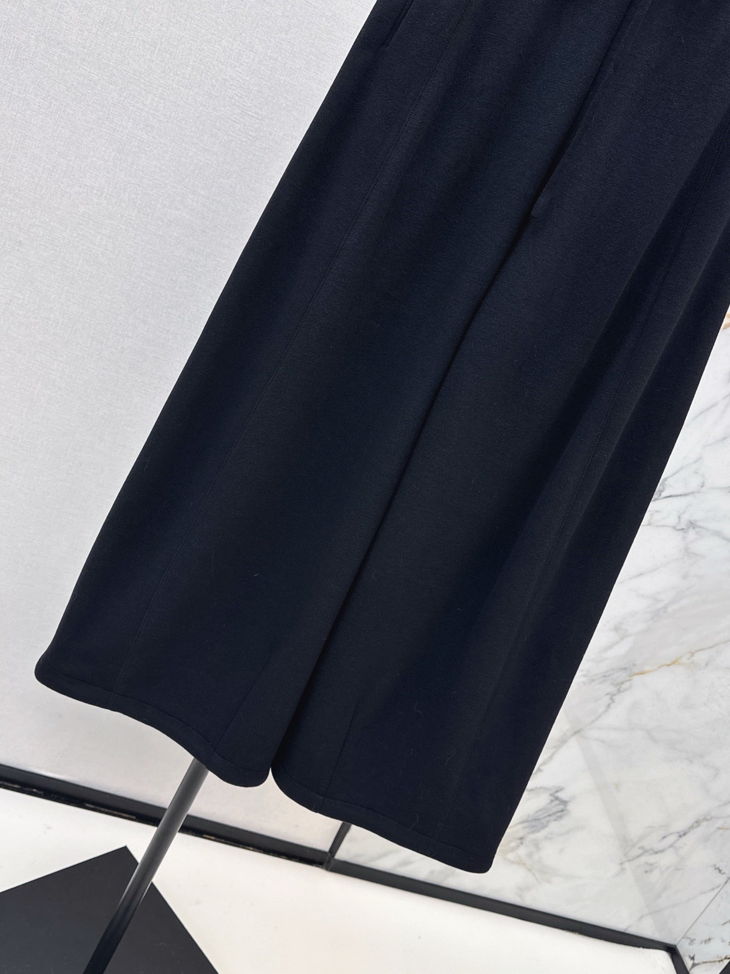 Brune NEW Straight pants