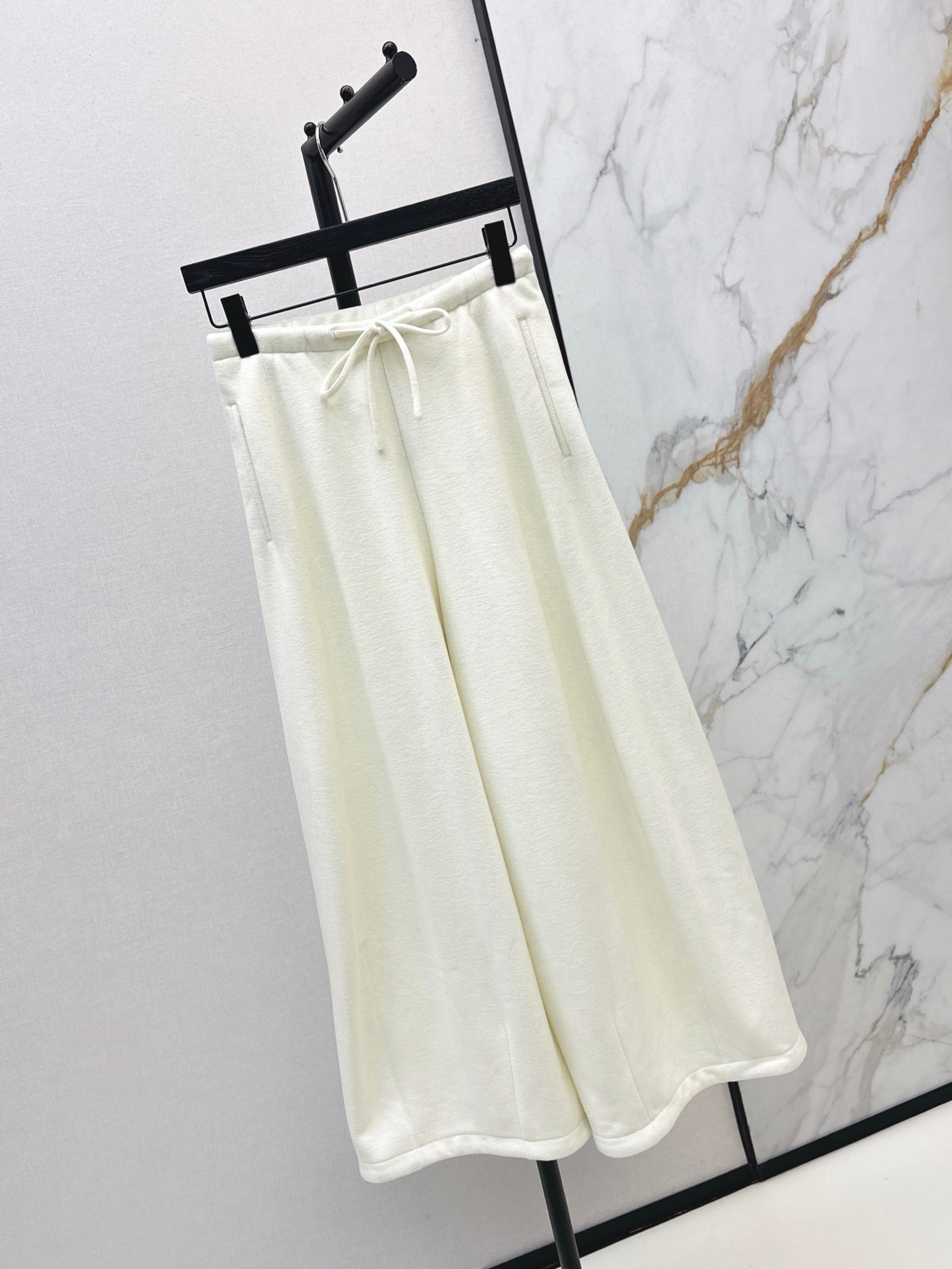 Brune NEW Straight pants