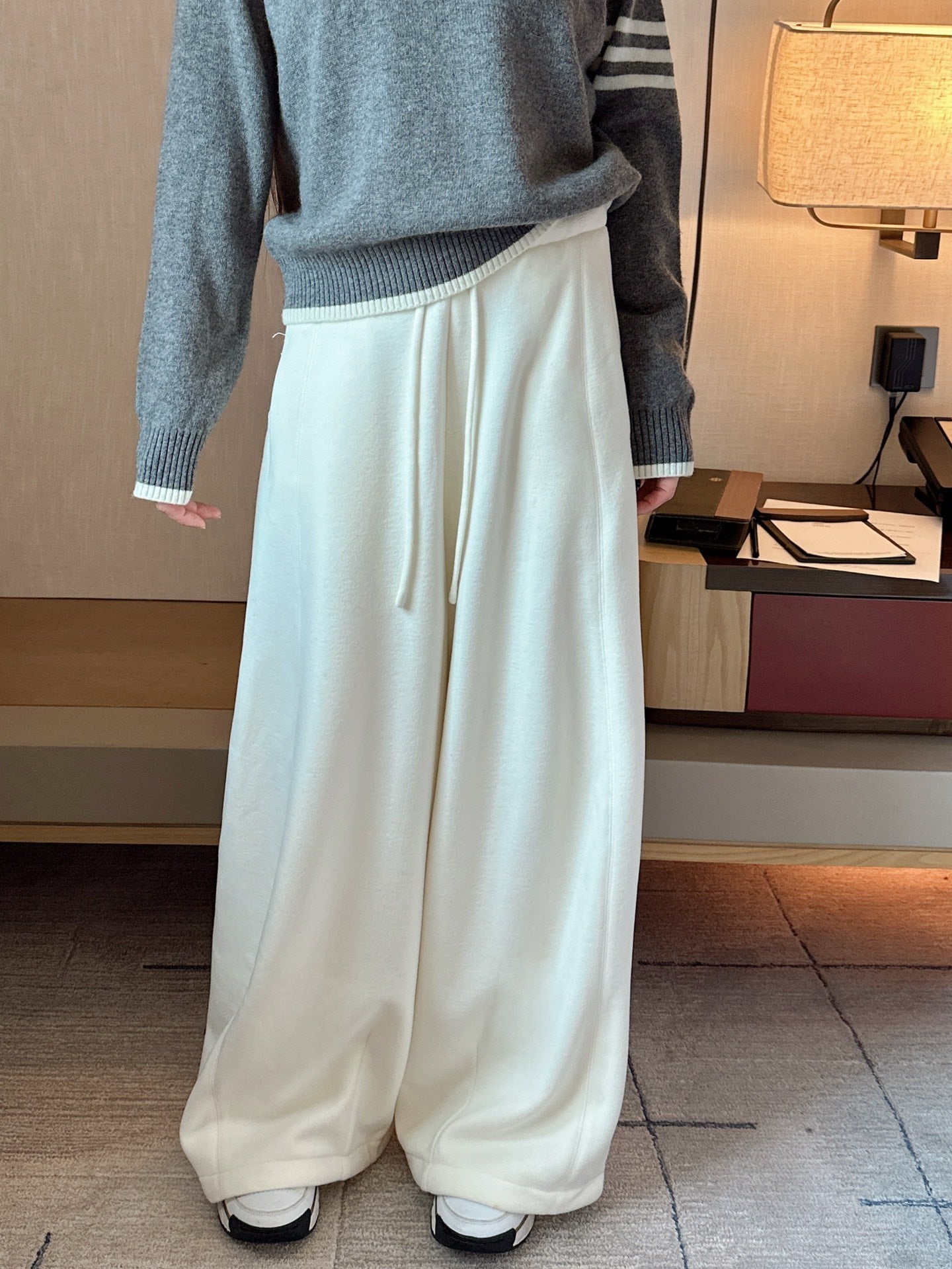 Brune NEW Straight pants