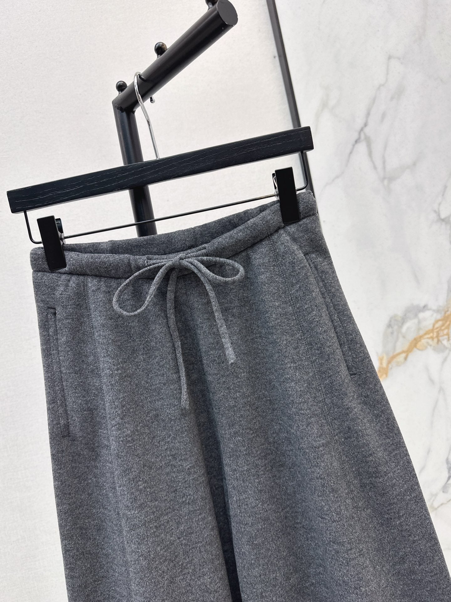 Brune NEW Straight pants