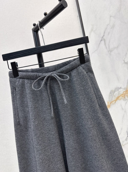 Brune NEW Straight pants