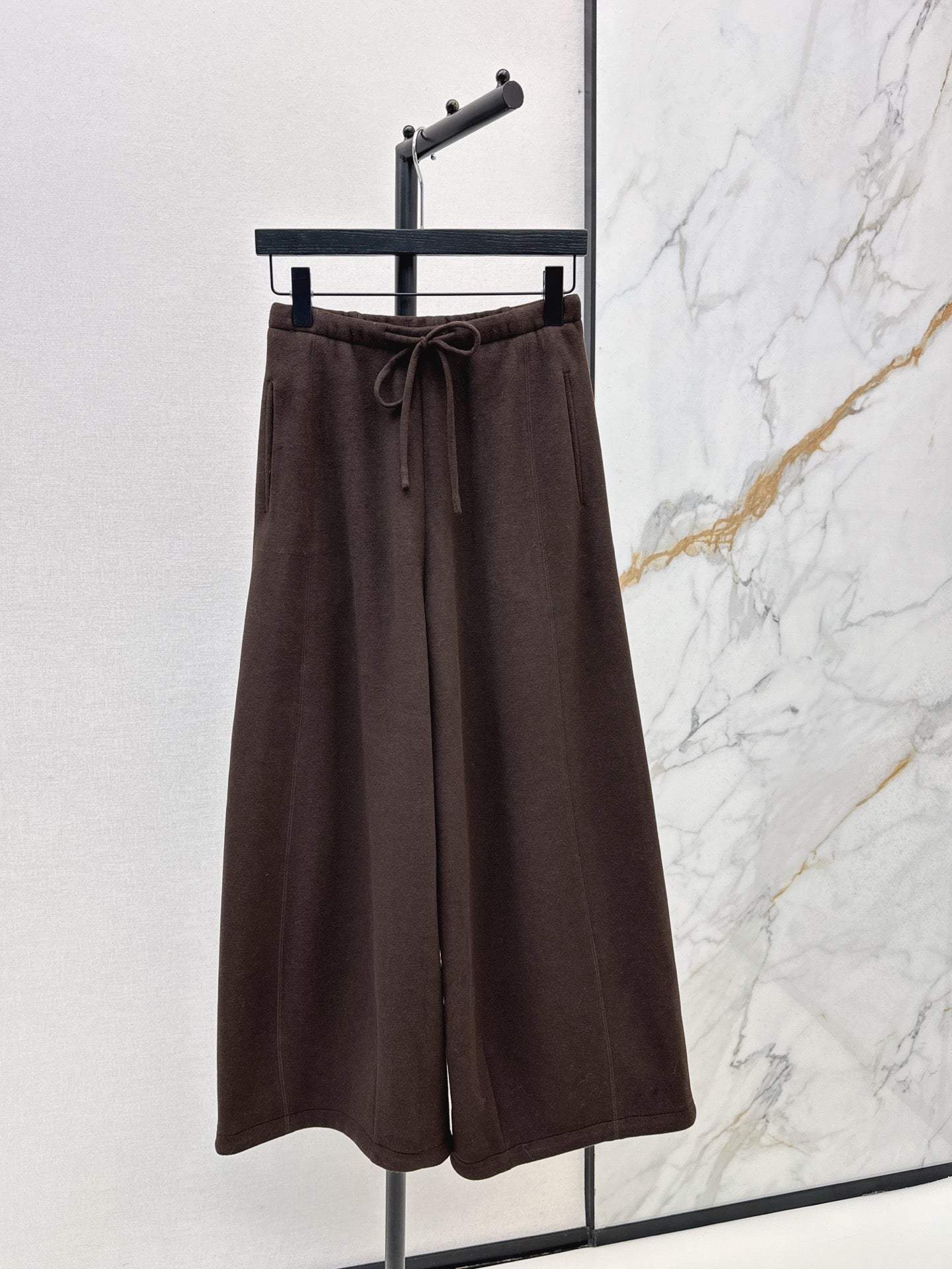 Brune NEW Straight pants