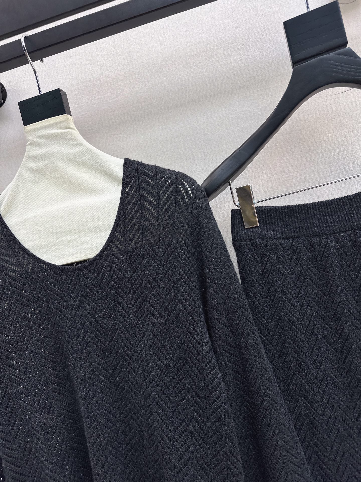 Brune NEW knitted suit