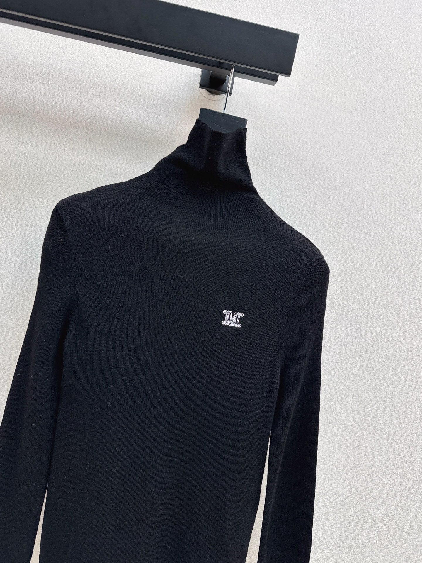 Max NEW turtleneck base layer