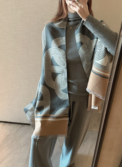 Herm NEW knitted suit