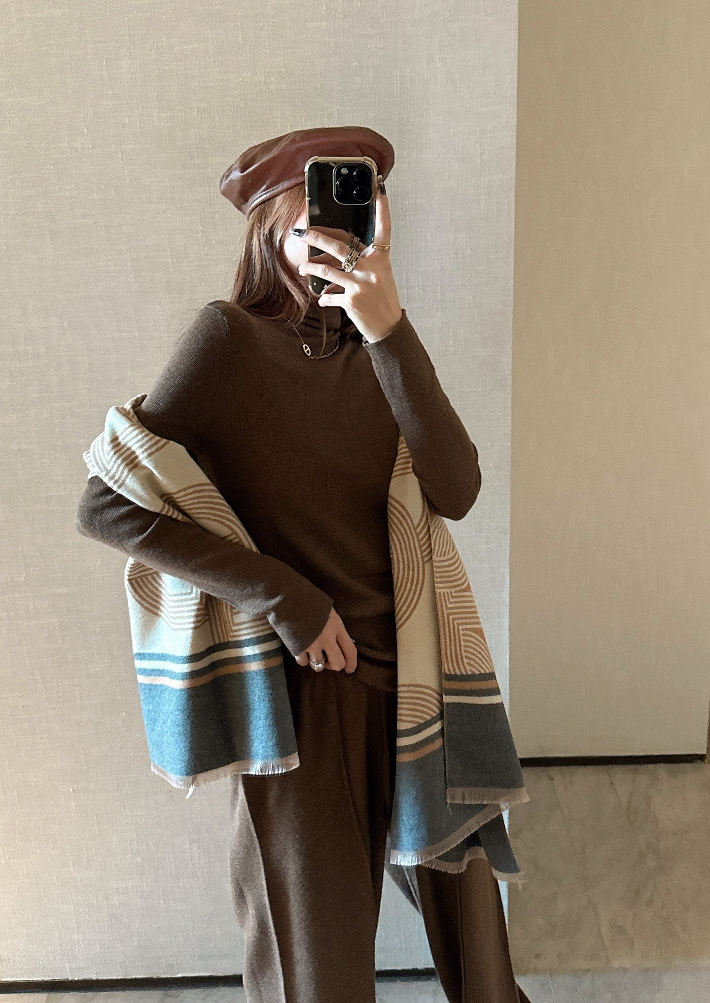 Herm NEW knitted suit