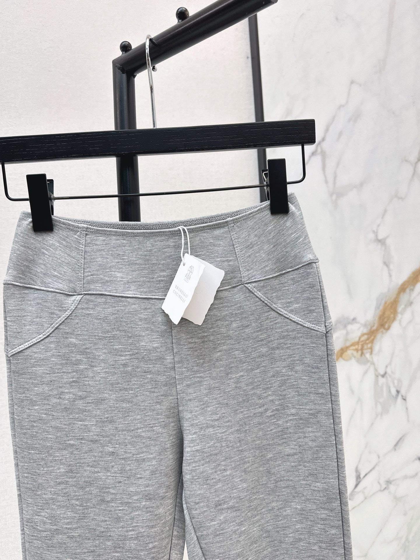 Brune NEW High-waisted leggings