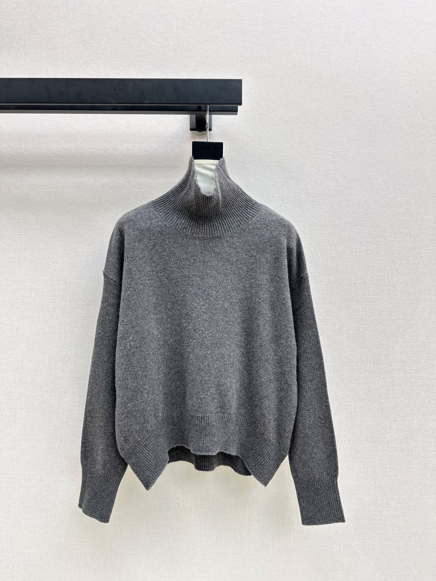 Ce1i NEW Wool sweater