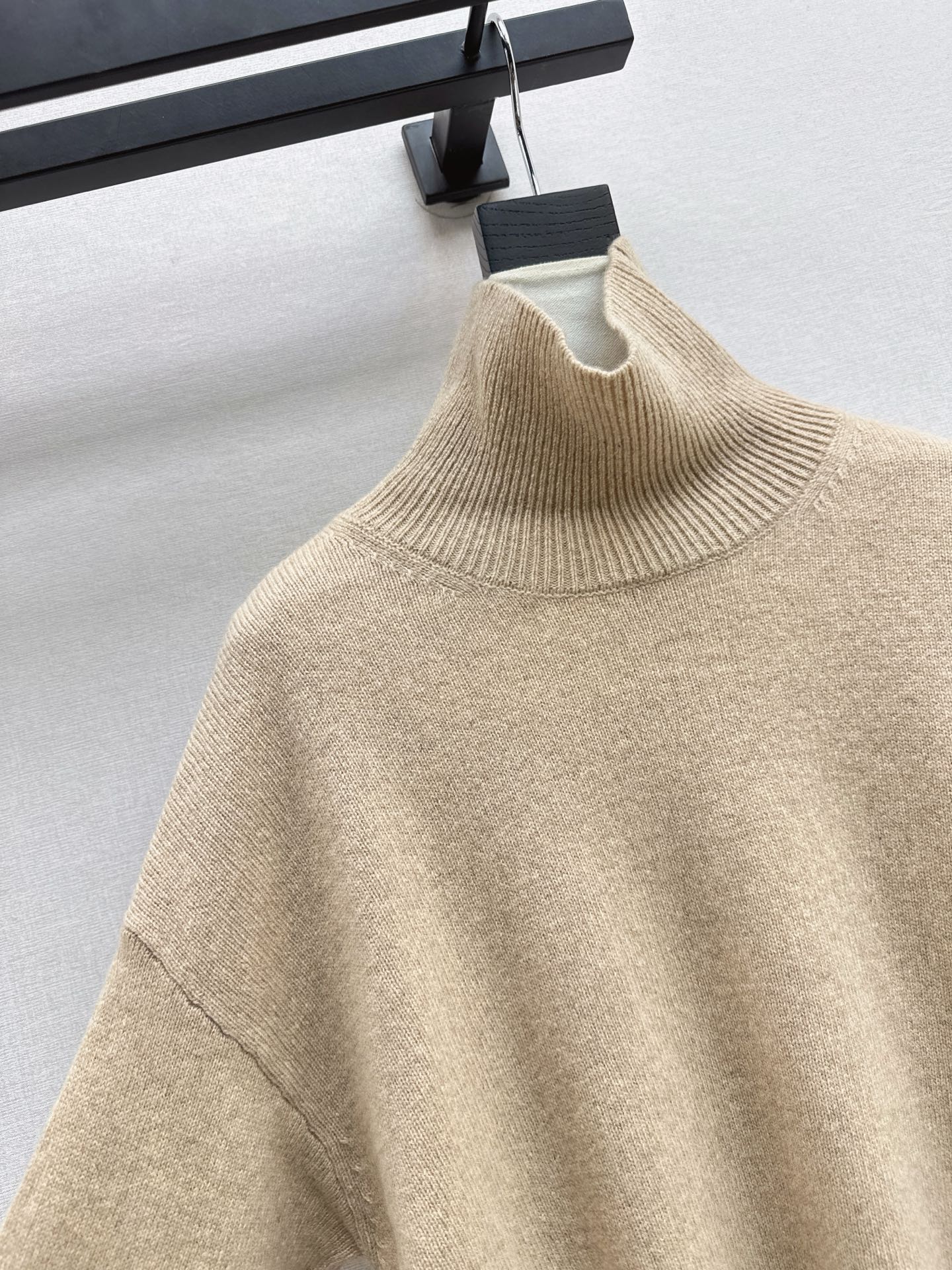 Ce1i NEW Wool sweater