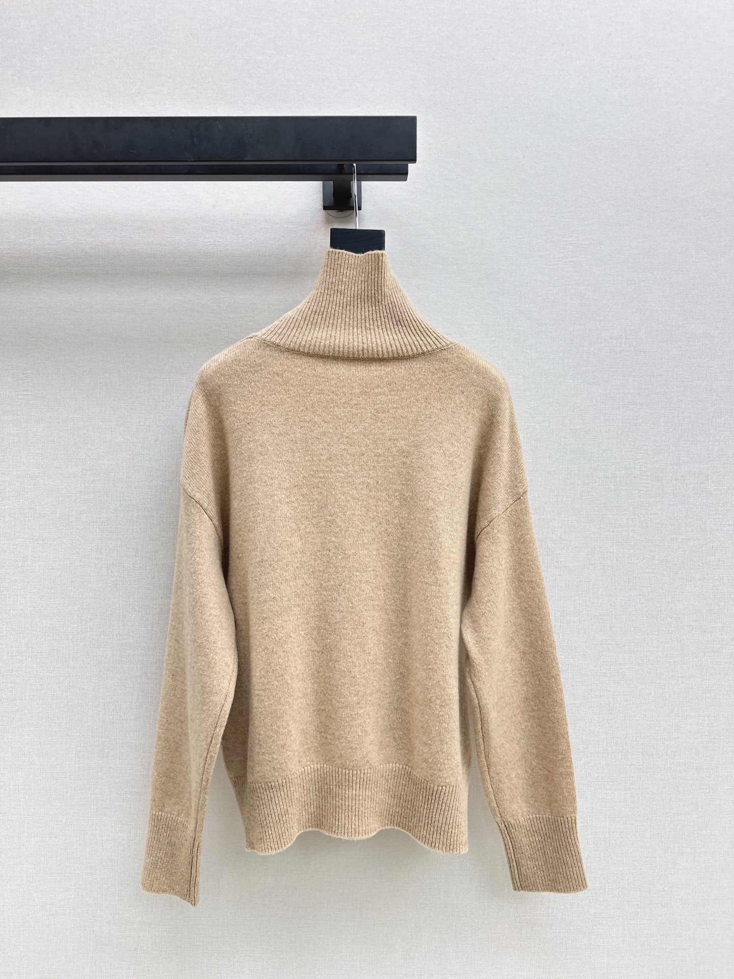Ce1i NEW Wool sweater