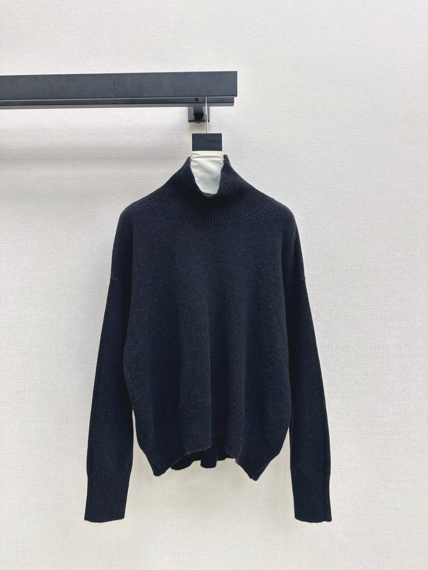 Ce1i NEW Wool sweater
