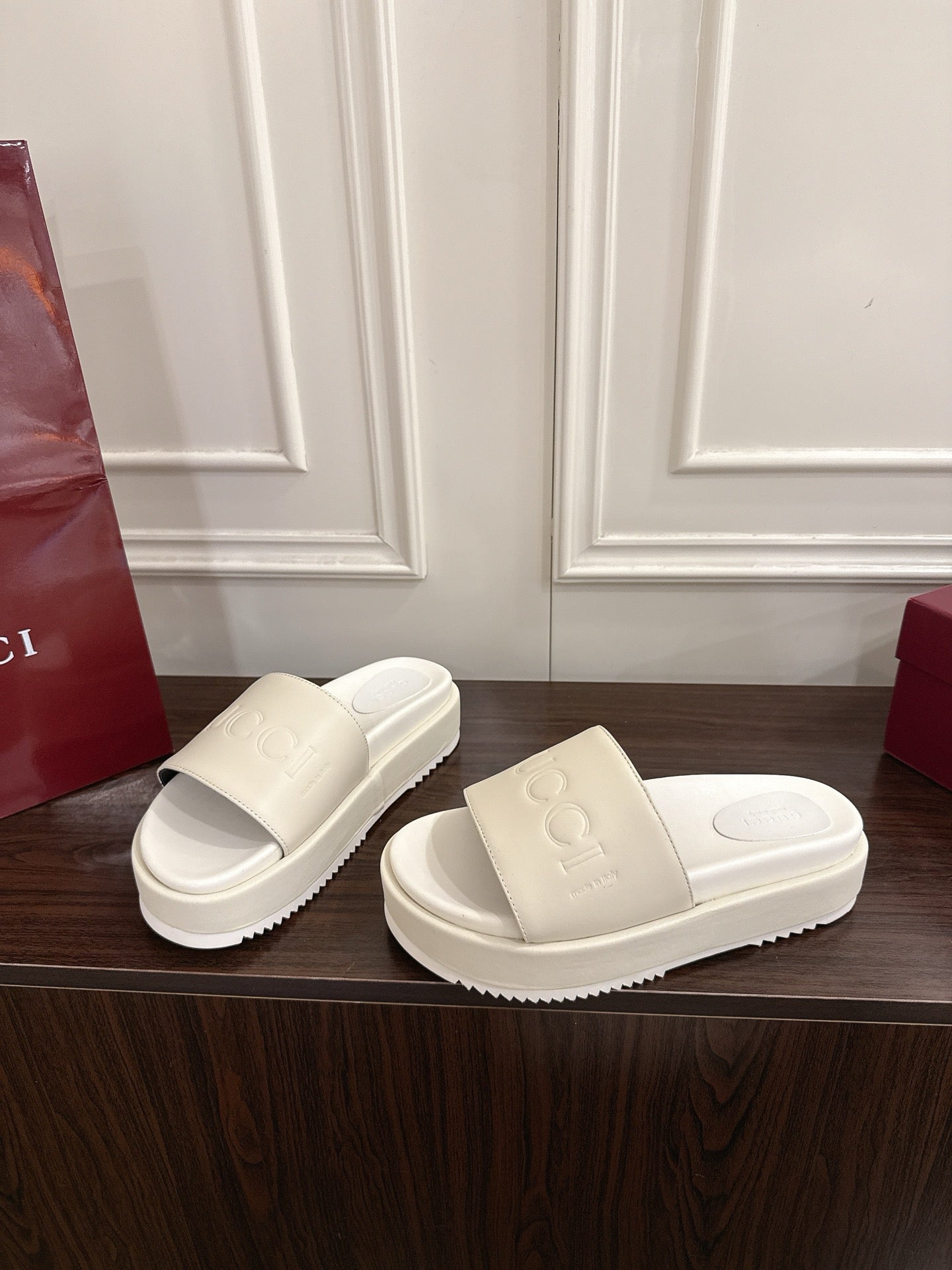 Guc New thick slippers