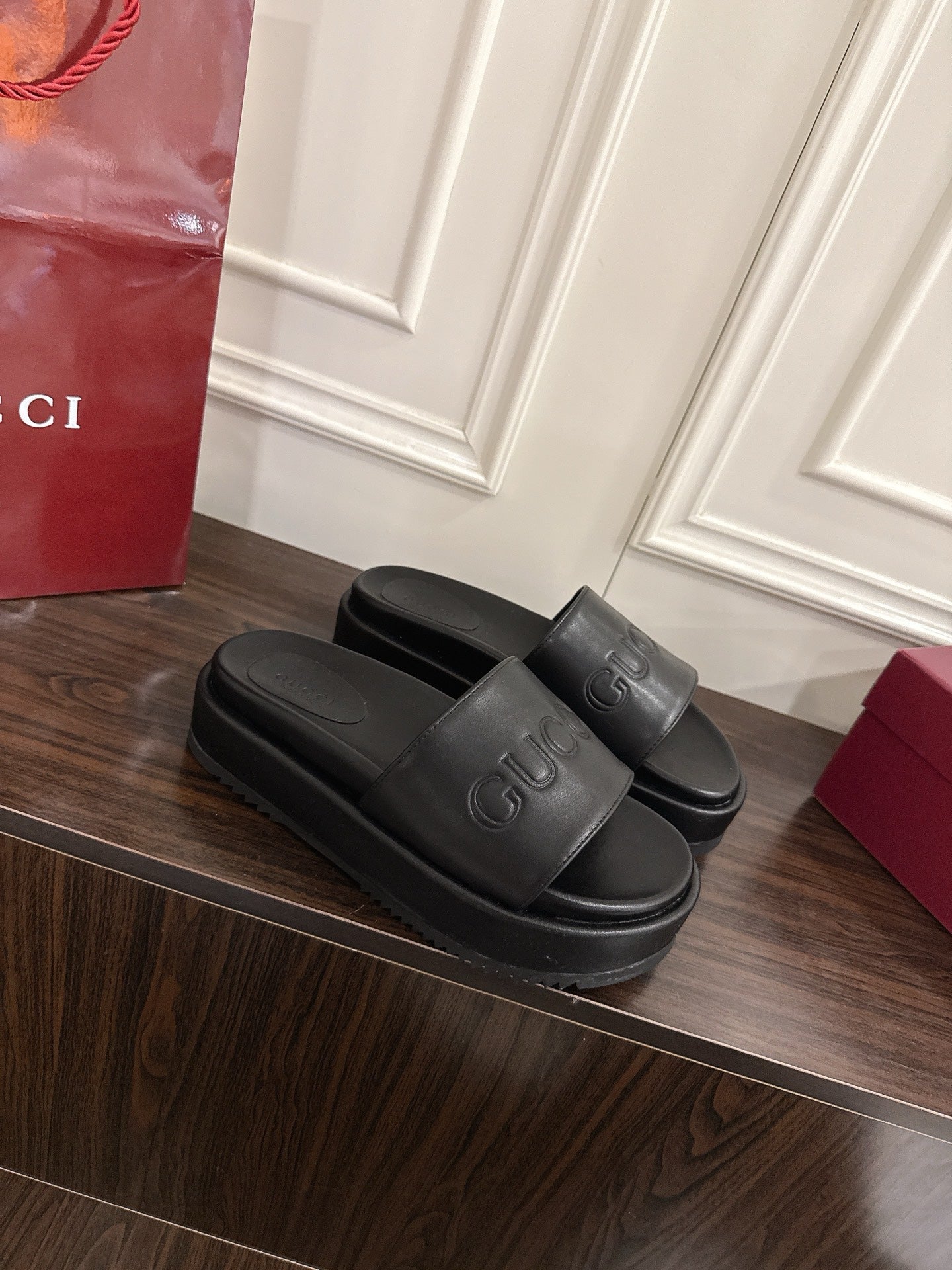 Guc New thick slippers