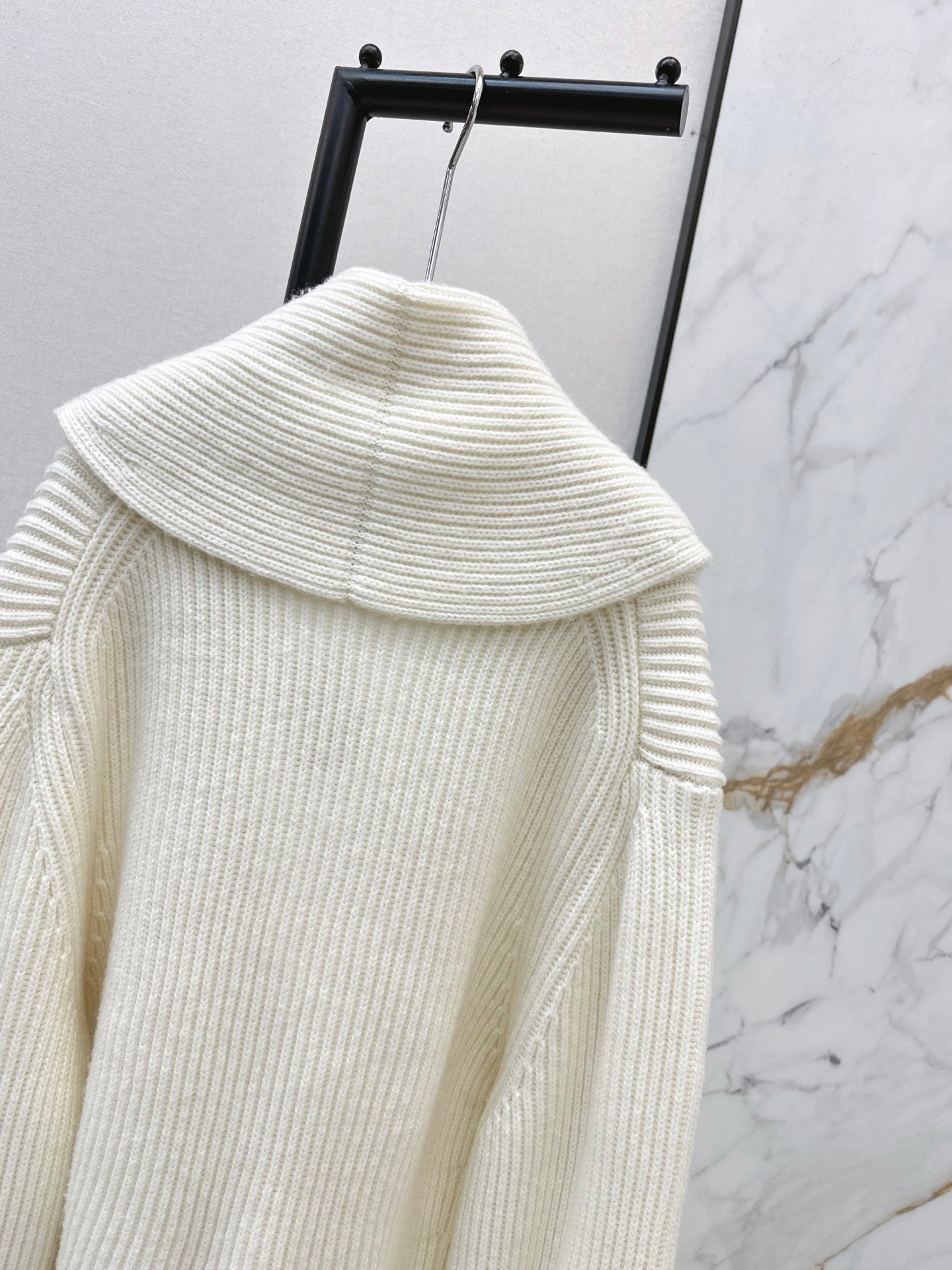 A1a NEW wool cardigan