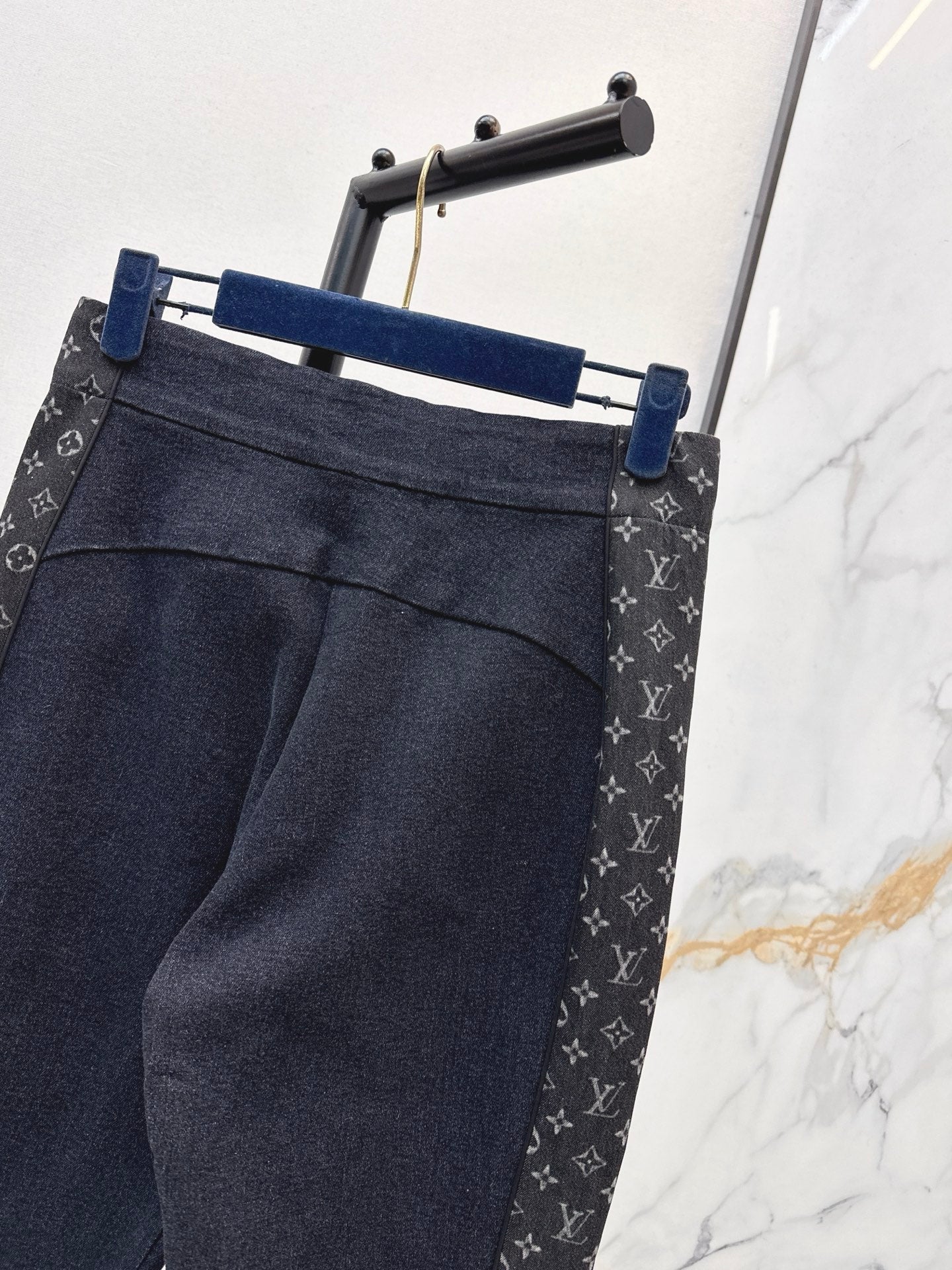 Louis NEWflared jeans