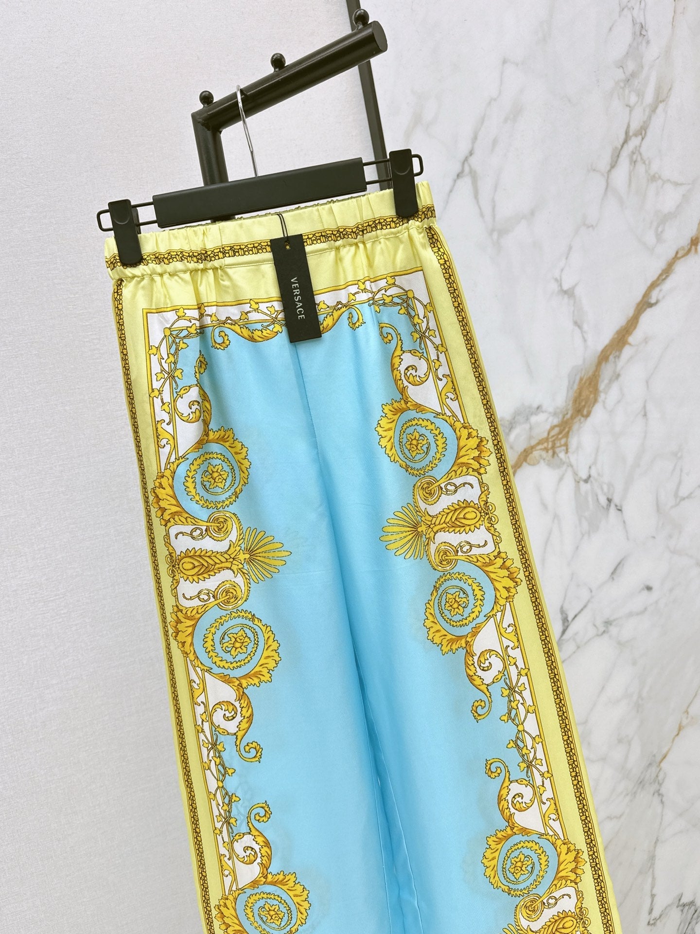 Vers NEW Printed silk pants