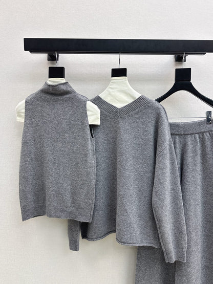 Brun NEW Knitted three-piece set