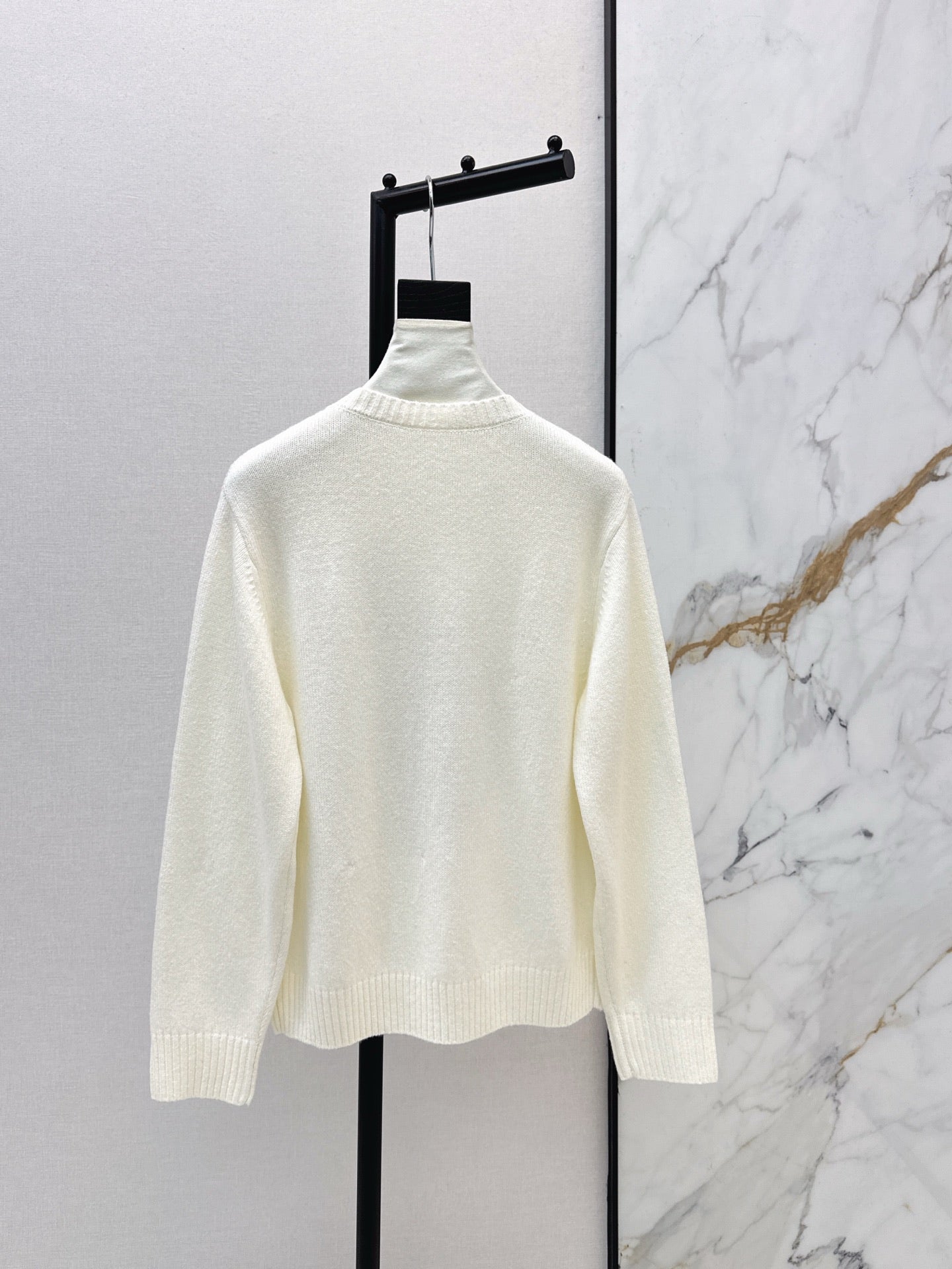 Ral NEW Embroidered sweater