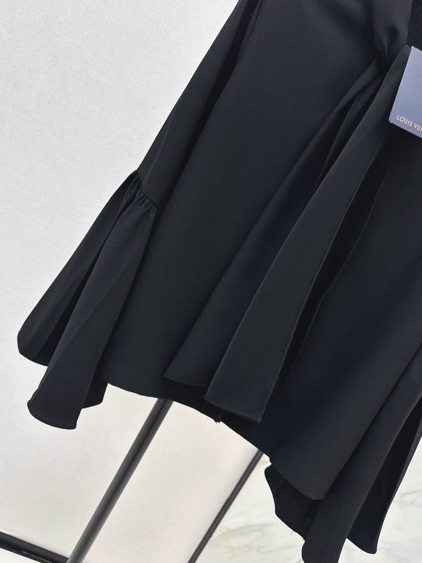 Louis NEW ribbon flare sleeve shirt