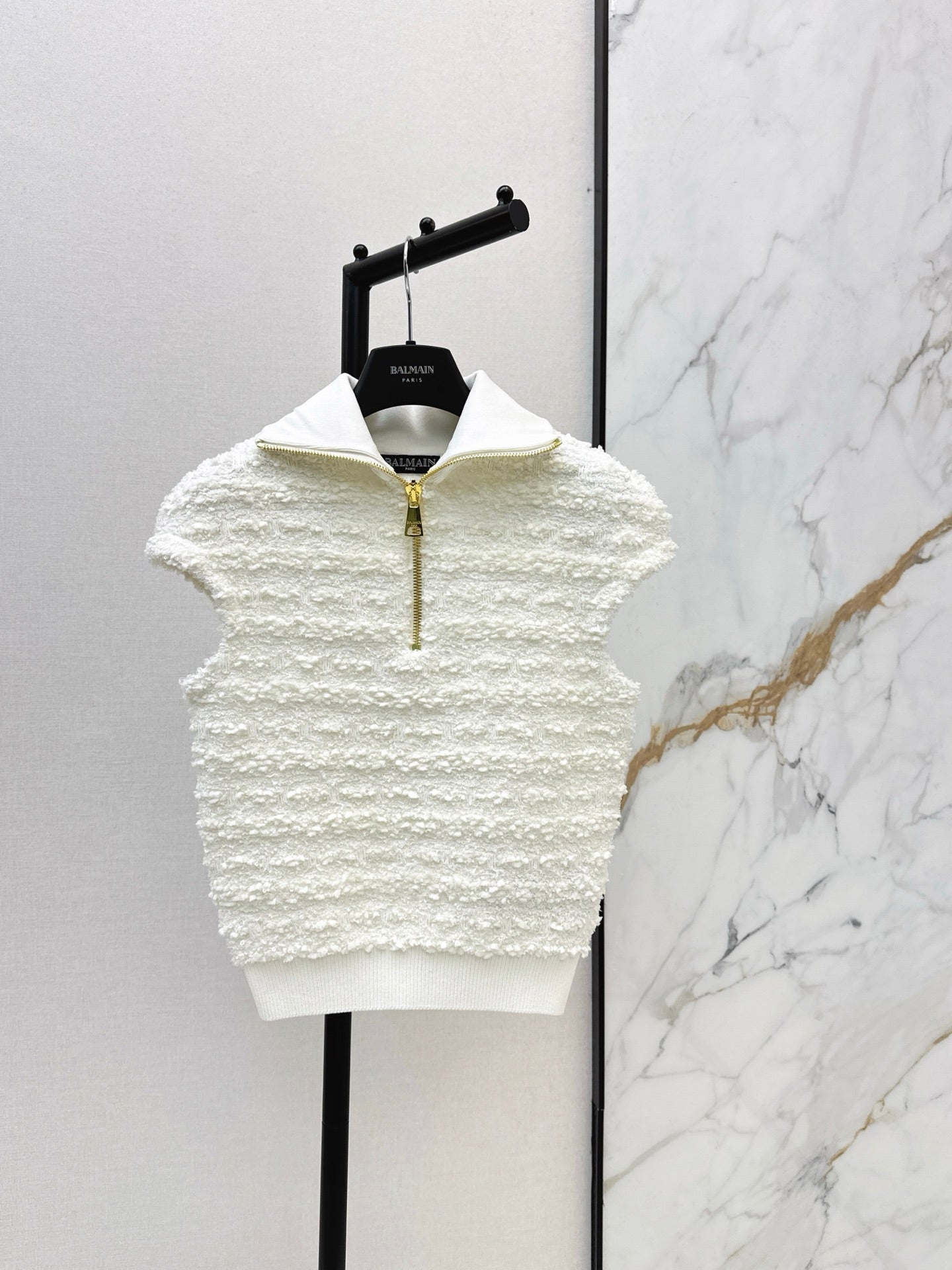 Ba1 NEW sleeveless knitwear