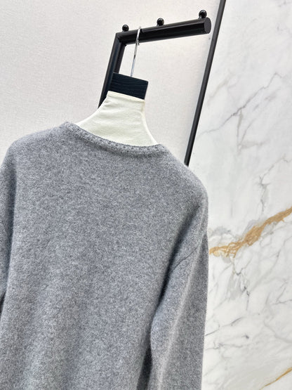 Va1 NEW Crew neck sweater