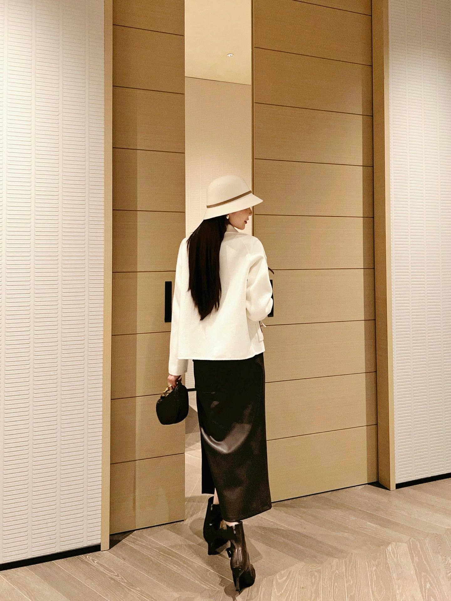 Herm NEW woolen coat