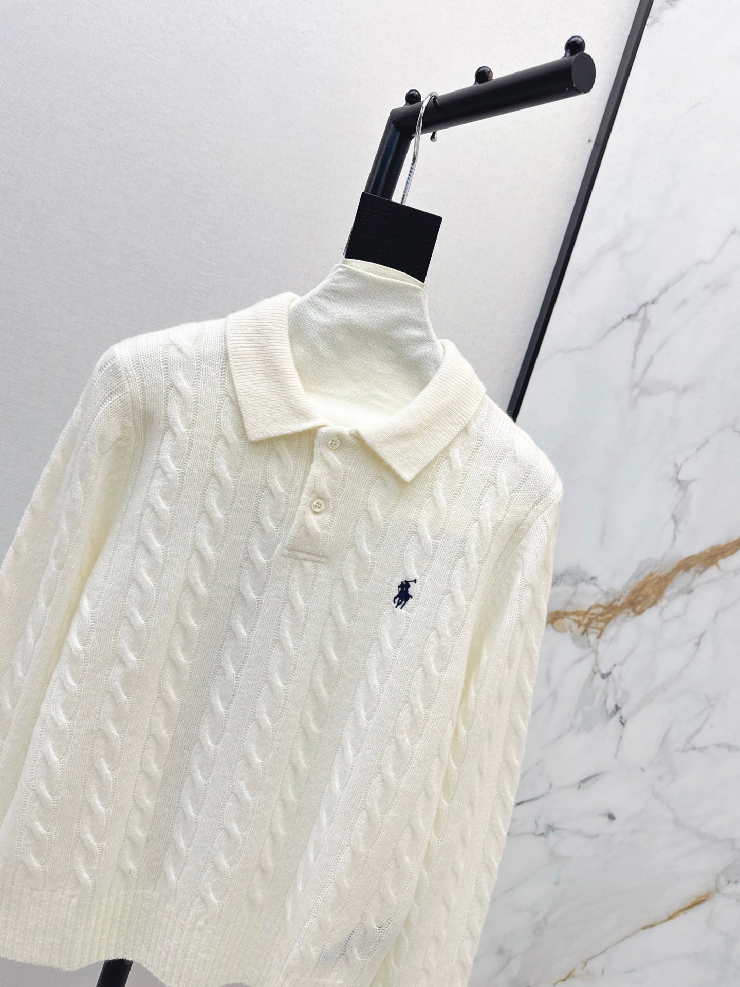 Ra1 NEW knitted sweater