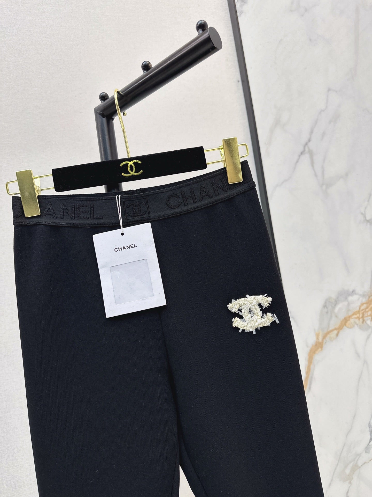 Chan NEW Tight leggings