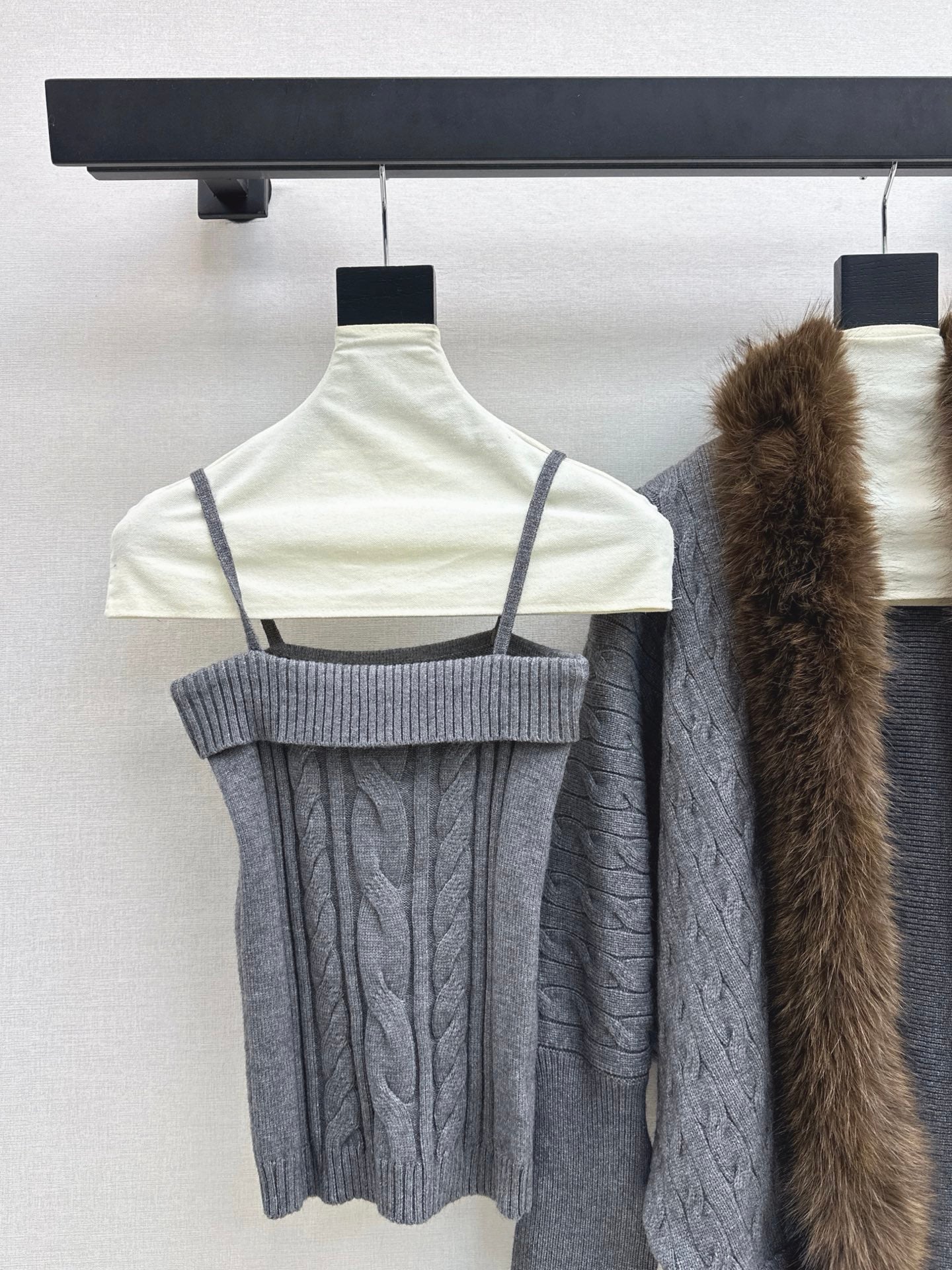 Miu NEW  knit tank top cardigan