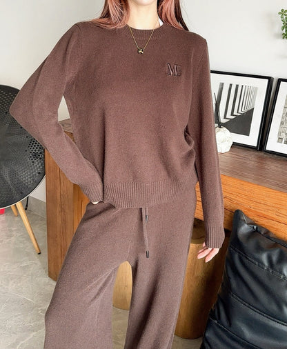 Max NEW knitted suit